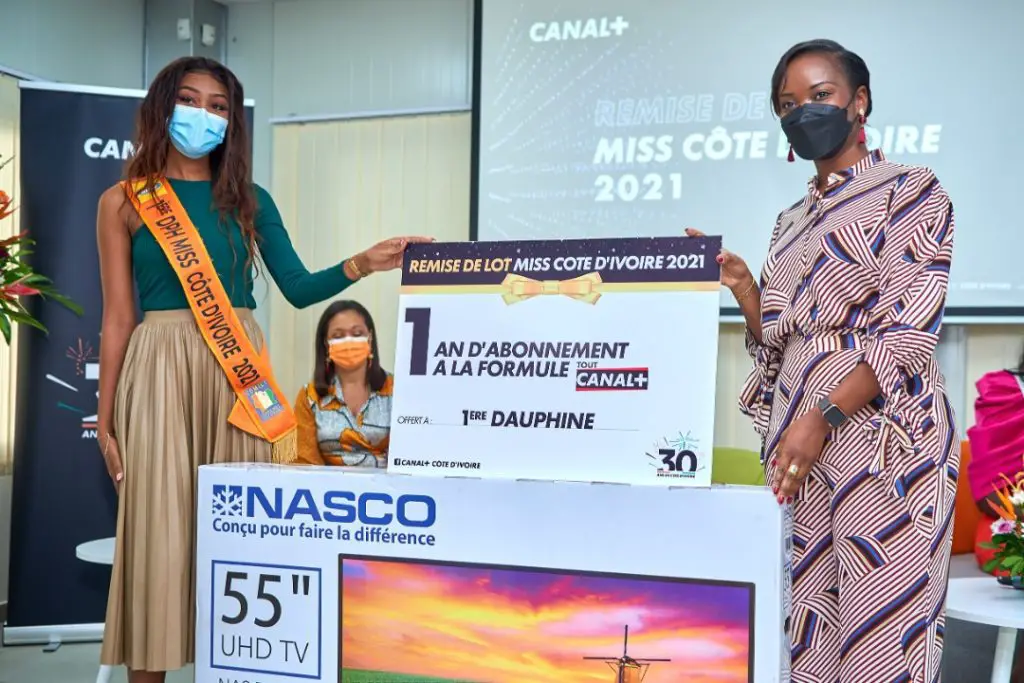 Canal+ remet des lots au trio Miss Côte d'Ivoire 2021-PHOTOS