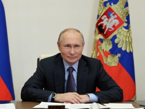 Vladimir Poutine : comment sa mère a été sauvée par son père, extirpée "d’un tas de cadavres" !