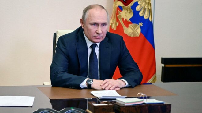 Vladimir Poutine : un milliardaire russe fait une incroyable proposition pour tenter de l'arrêter !