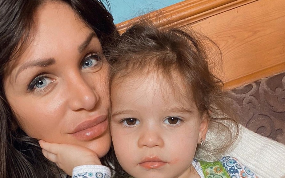Julia Paredes (Maman & célèbres) : critiquée sur sa façon d'éduquer sa fille Luna, elle répond