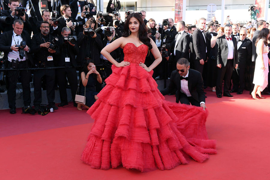 Aishwarya Rai : l’ex Miss Monde sublime, présente sa fille sur le tapis rouge de Cannes