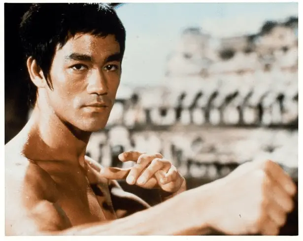Des scientifiques révèlent enfin la ''cause de la mort'' de la légende du Kung Fu Bruce Lee