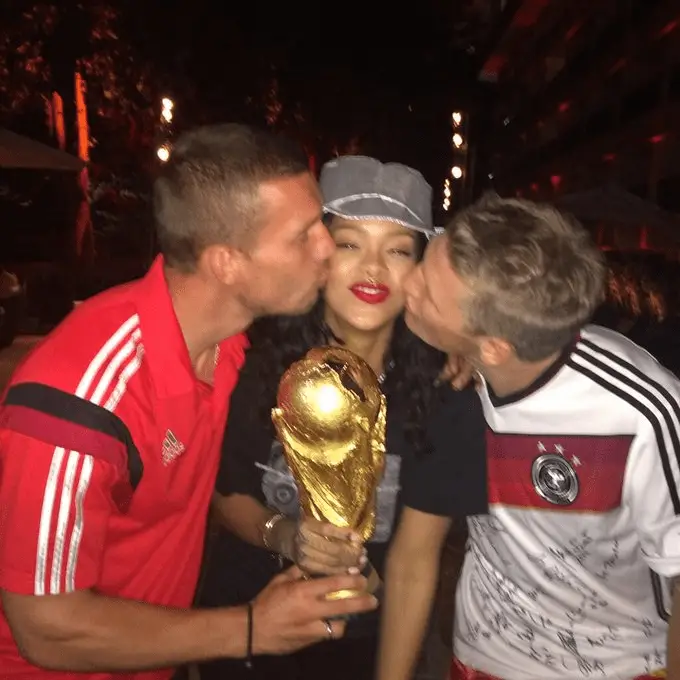 Coupe du monde : Rihanna a choqué les fans en exhibant ses sei.ns lors d'un match - Photos